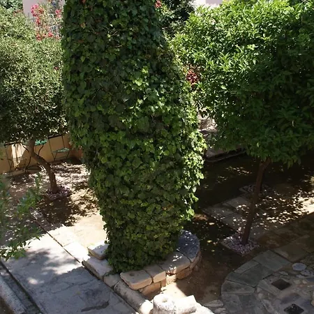 A Painter's House In Plaka Apartment