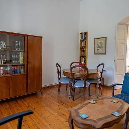 A Painter's House In Plaka Apartment Athens