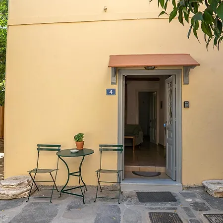 A Painter's House In Plaka Apartment *